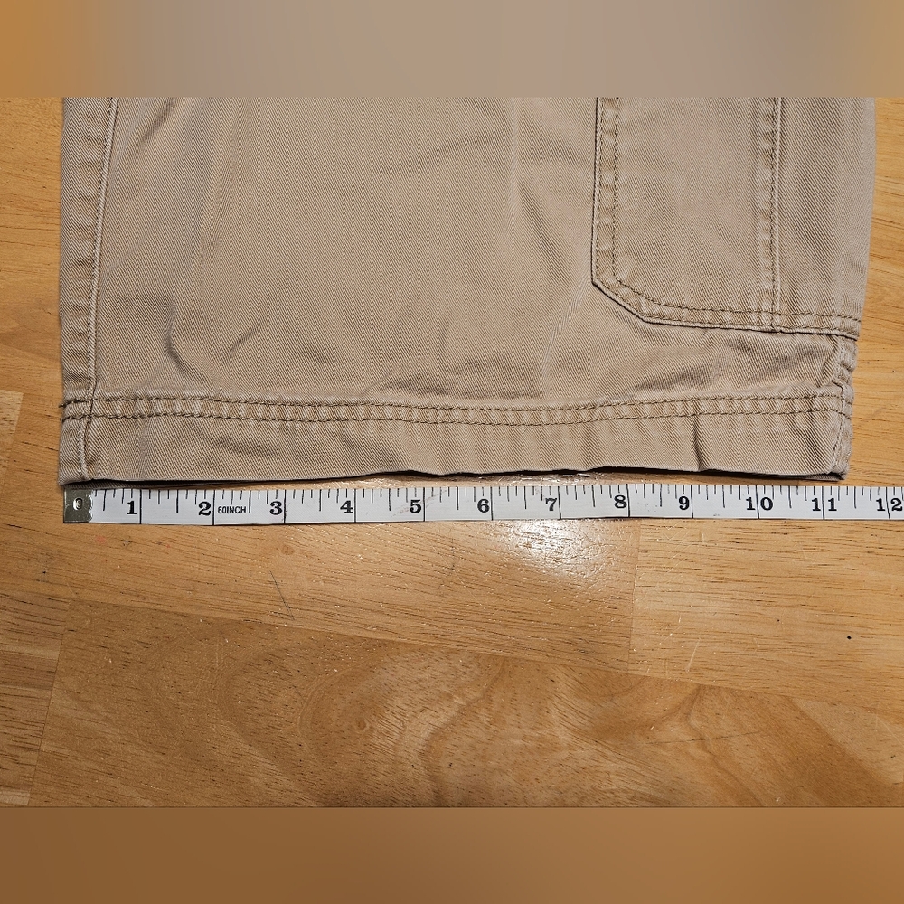 IZOD Men's Khaki Cargo Shorts, Size 32 - Picture 7 of 8